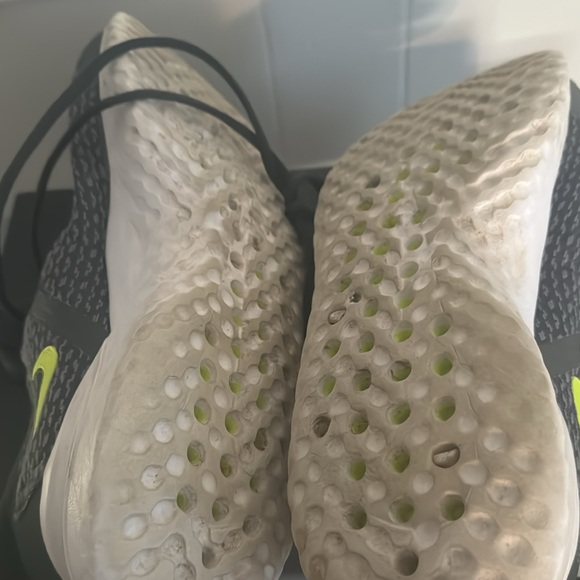 Men’s size 14 running shoes by Nike, charcoal grey. Gently used. - Picture 4 of 4